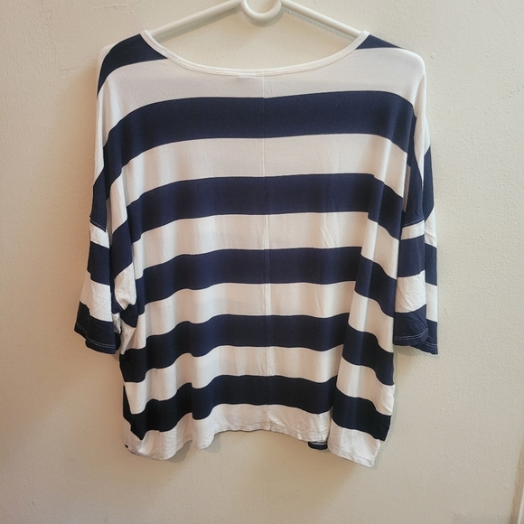 Old Navy Nautical Top Navy and White EUC large - Picture 5 of 8